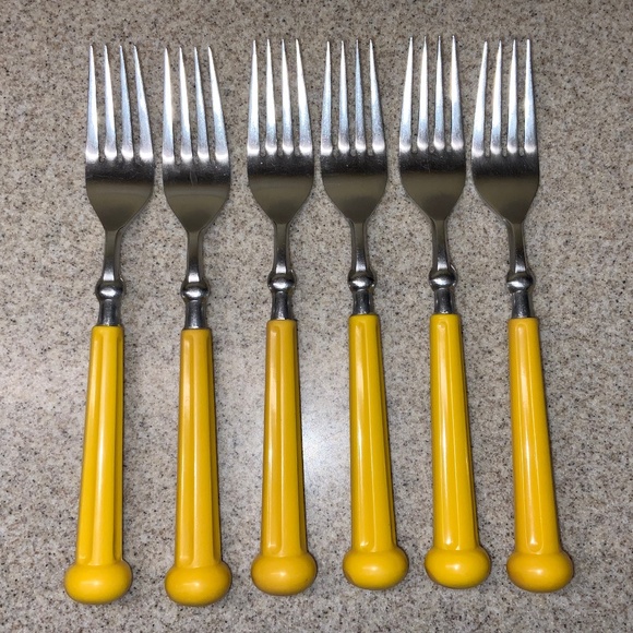 23 PIECE SET Oxford Hall VINTAGE 1973 Japan Stainless YELLOW Flatware - Picture 2 of 10